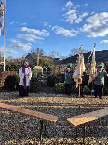 Fahnen und Kreuzweihe 2025