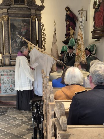 Fahnen und Kreuzweihe 2025