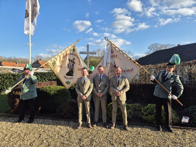 Fahnen und Kreuzweihe 2025